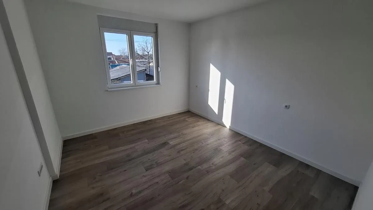 Prodaja, četvorosoban stan, 95m², Veternik, Novi Sad Sve Podlokacije
