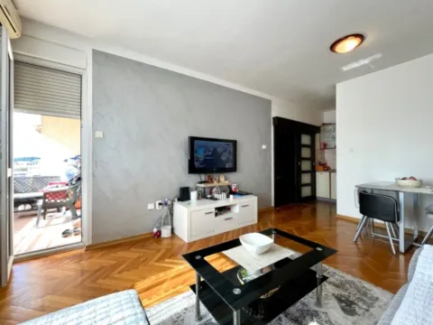 Prodaja, jednosoban stan, 49m², Stari Aerodrom, Podgorica - image 3