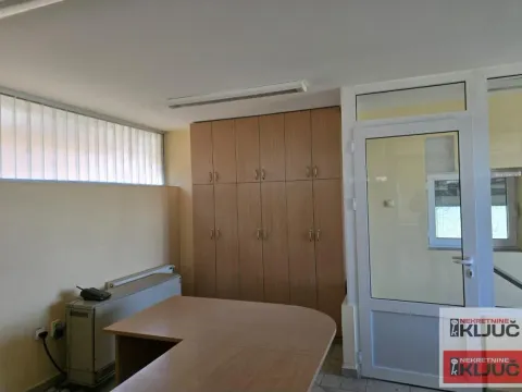 Rent, office space, 420m², Veternik, Novi Sad Sve Podlokacije - image 12