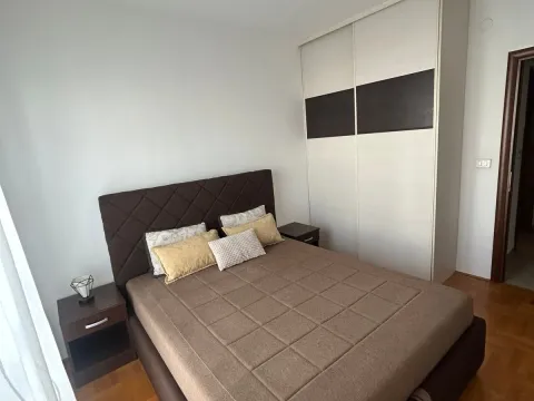 Izdavanje, jednosoban stan, 42m², Stari Aerodrom, Podgorica - image 2
