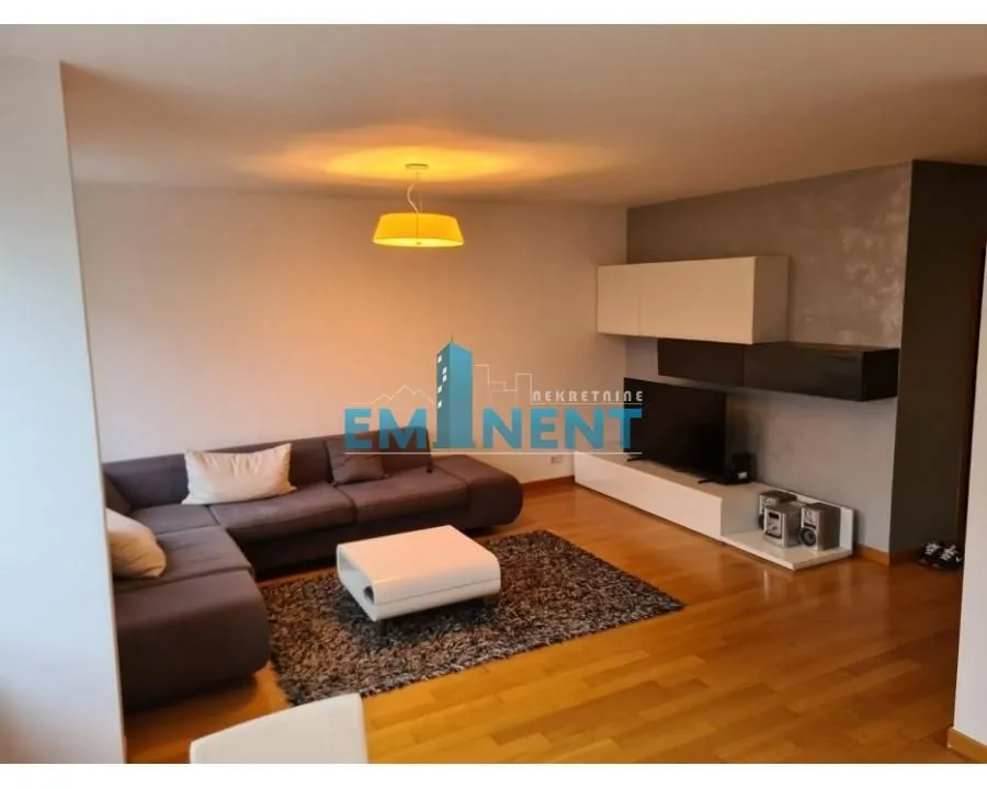 Izdavanje, trosoban stan, 82m², Slavija, Vračar Sve Podlokacije
