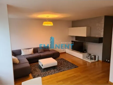 Izdavanje, trosoban stan, 82m², Slavija, Vračar Sve Podlokacije - image 1