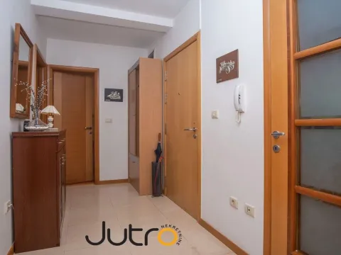 Izdavanje, trosoban stan, 90m², Podgorica, Crna Gora - image 16