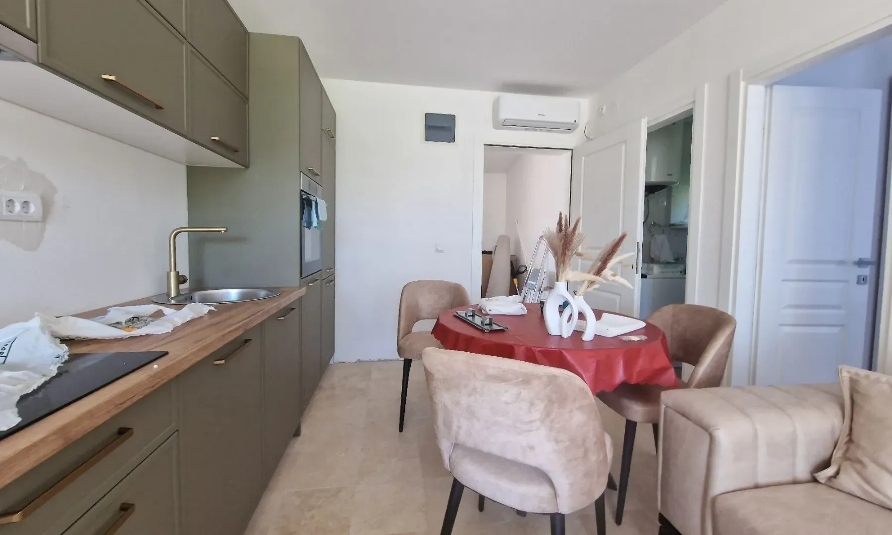 Sale, house, 300m², Radanovići, Kotor