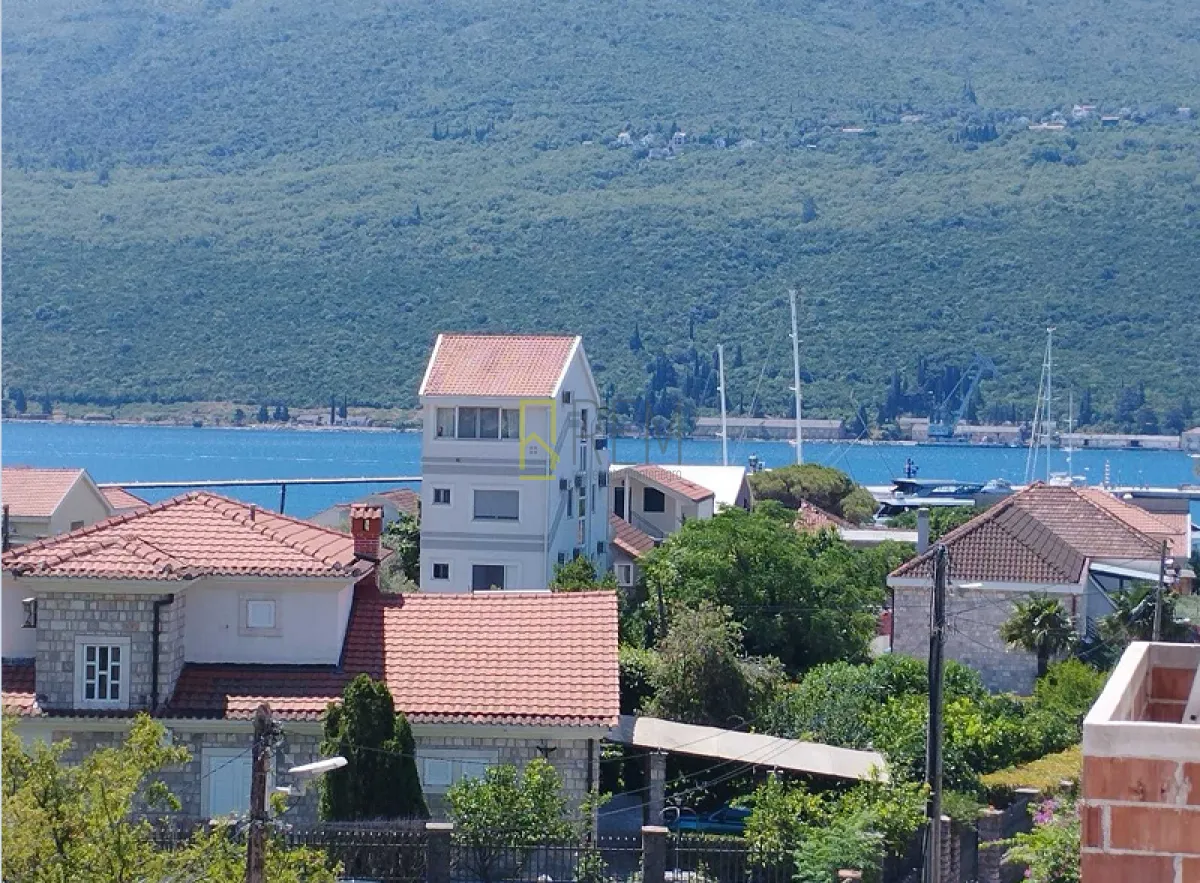 Prodaja, dvosoban stan, 84m², Herceg Novi, Crna Gora