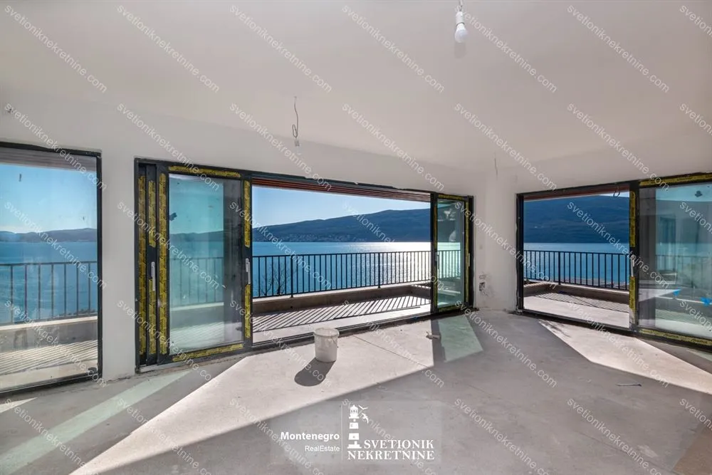 Prodaja, trosoban stan, 142m², Bijela, Herceg Novi