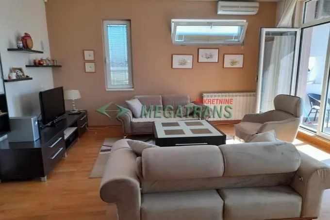 Izdavanje, trosoban stan, 103m², Savski Venac, Beograd
