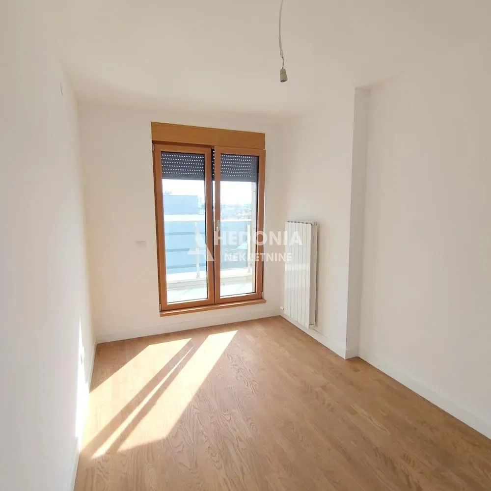 Rent, office space, 131m², Zemun Sve Podlokacije, Beograd