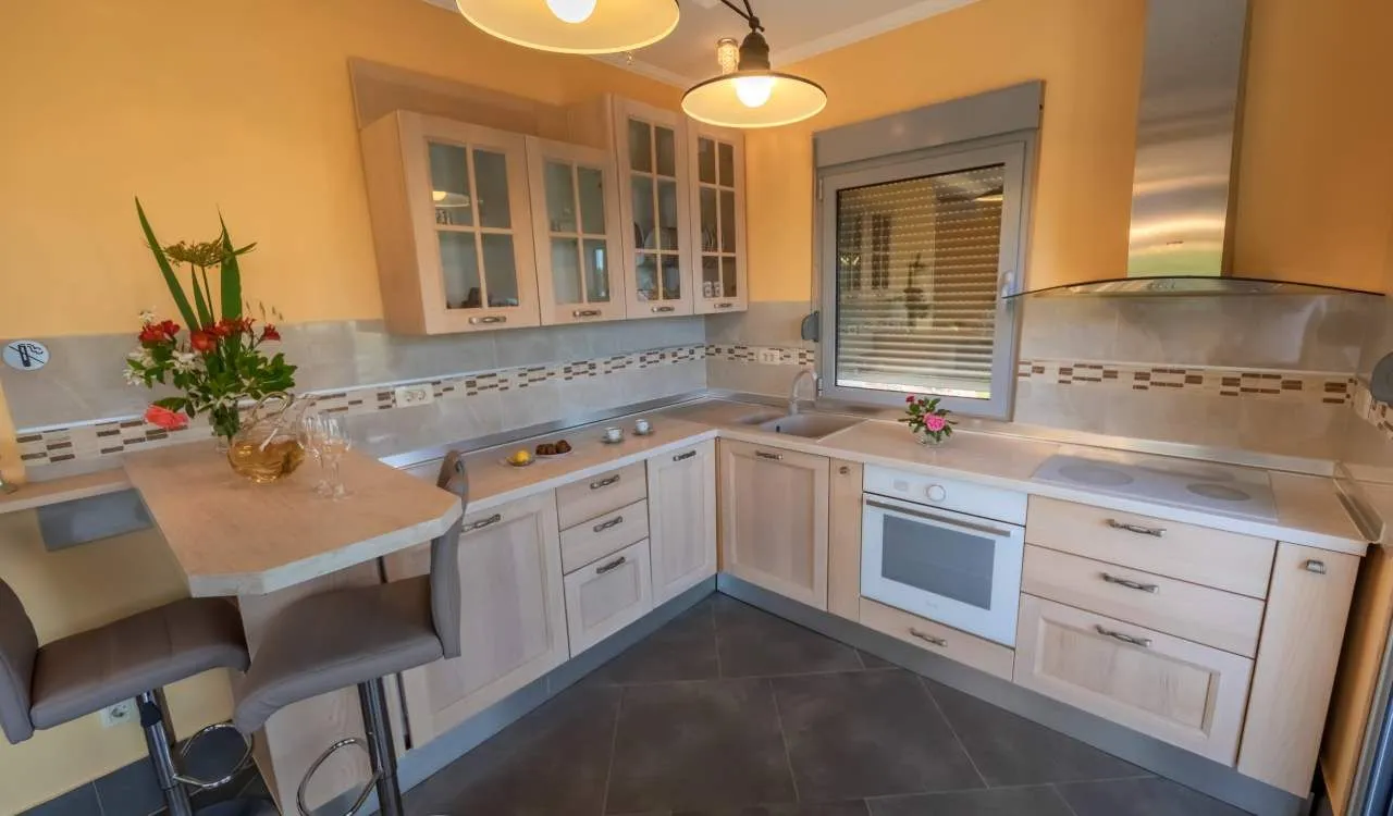 Sale, house, 274m², Buljarica, Budva