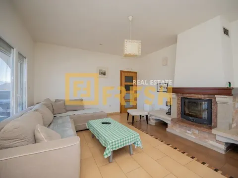 Izdavanje, kuća, 250m², Ostalo, Podgorica - image 12