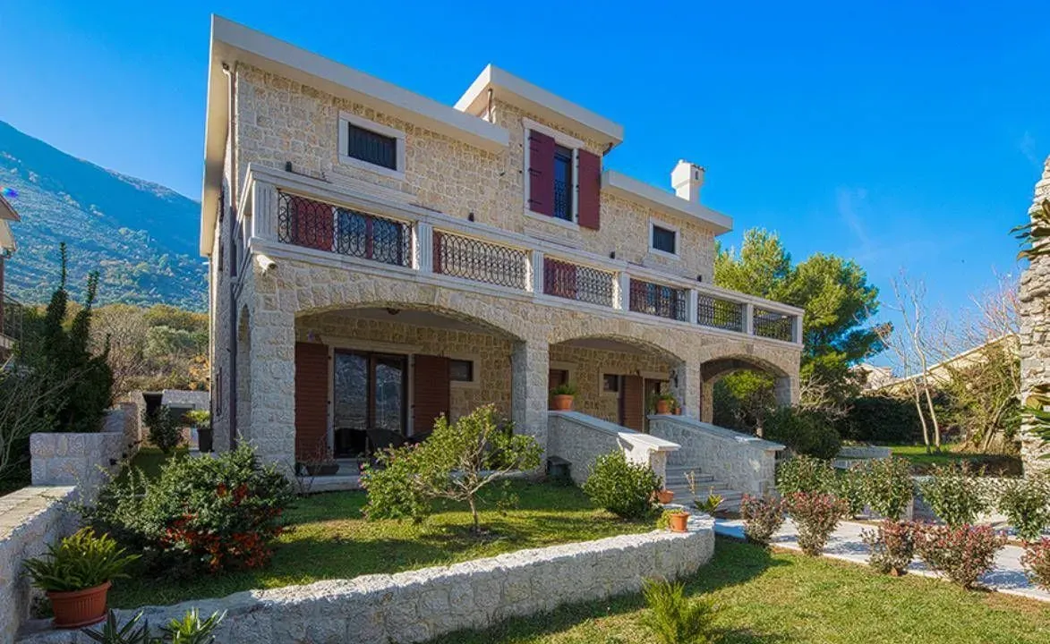 Prodaja, kuća, 497m², Prčanj, Kotor