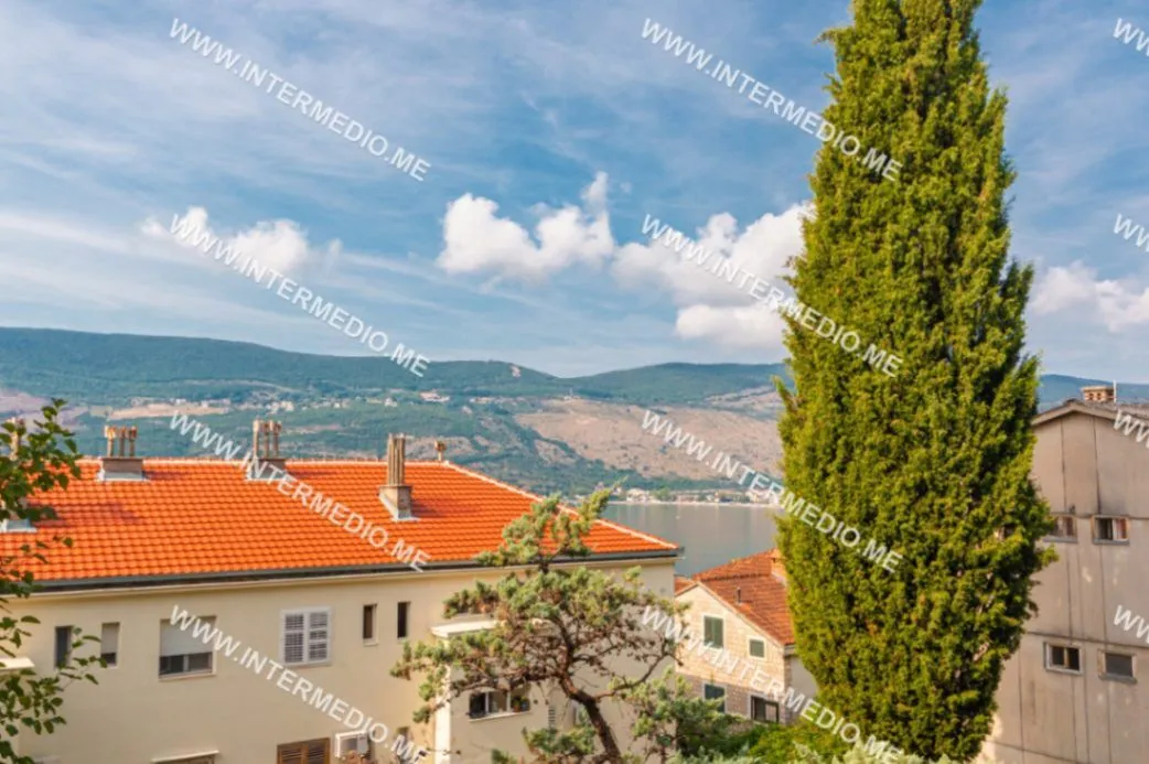 Prodaja, dvosoban stan, 66m², Topla, Herceg Novi