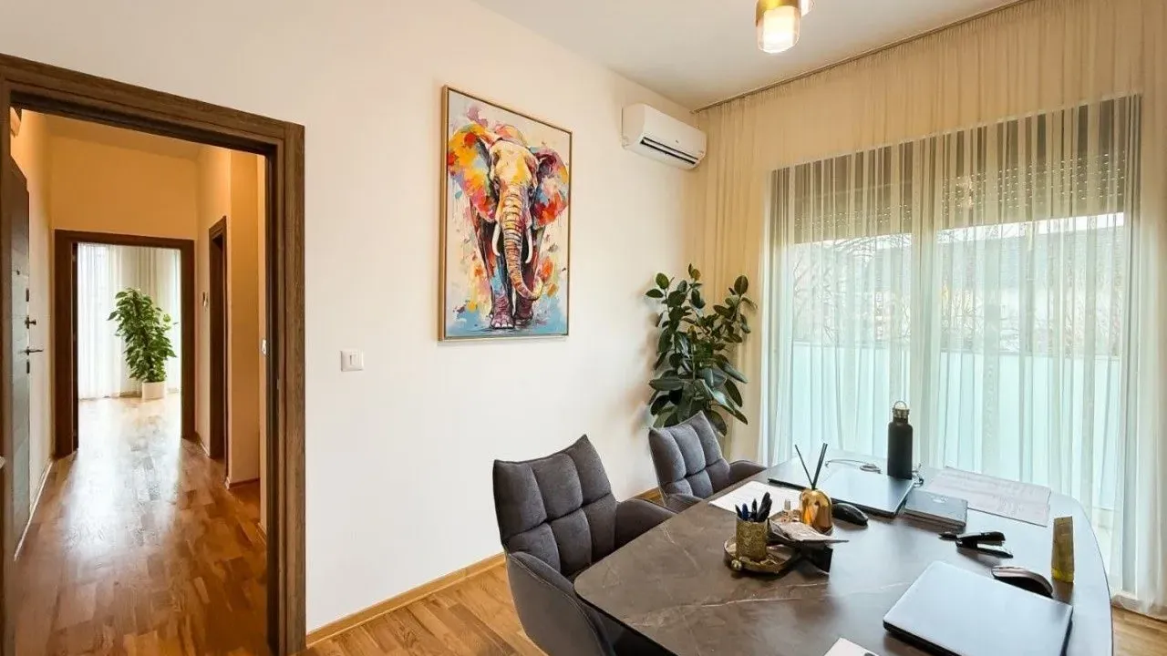 Prodaja, dvosoban stan, 52m², Tološka šuma, Podgorica