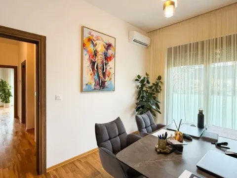 Stan in Tološka šuma