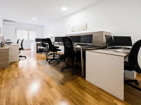 Izdavanje, dvosoban stan, 68m², Tuški Put, Podgorica - image 11