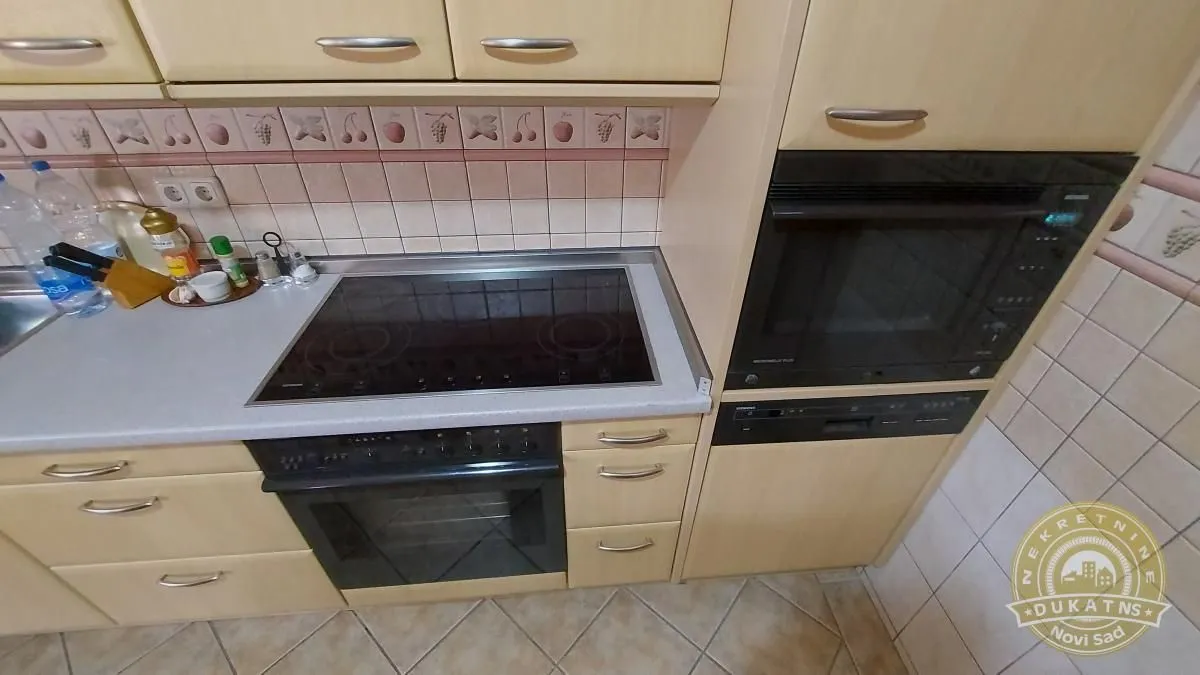 Prodaja, kuća, 340m², Veternik, Novi Sad Sve Podlokacije