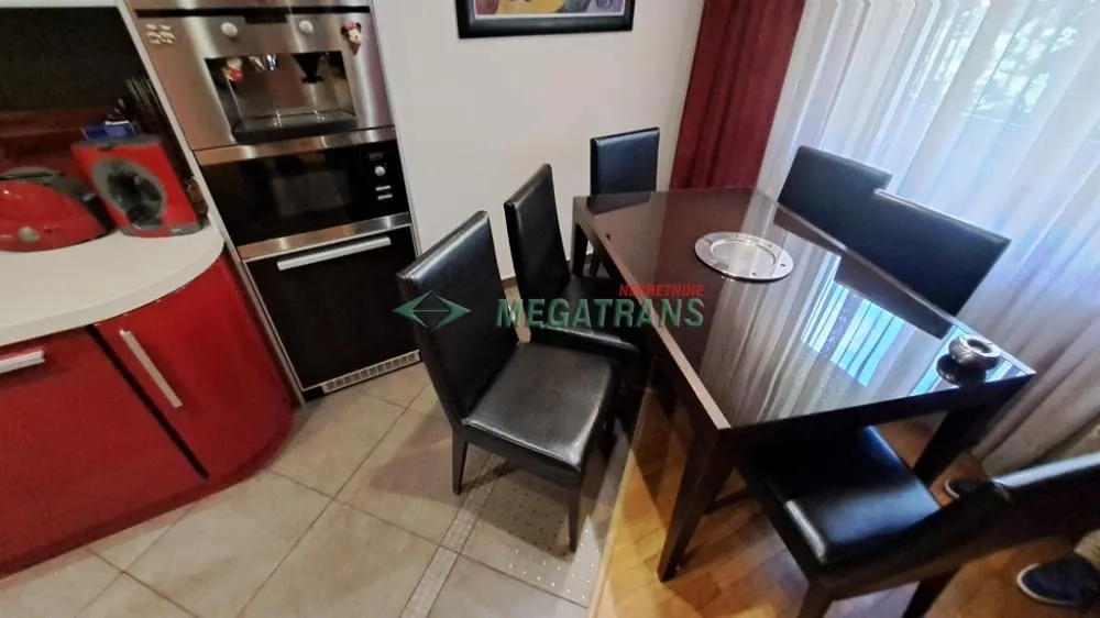 Prodaja, četvorosoban stan, 111m², Grbavica, Novi Sad Sve Podlokacije