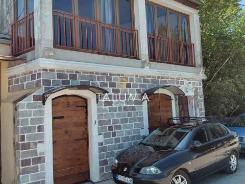 Izdavanje, poslovni prostor, 130m², Stara Varoš, Podgorica - image 1