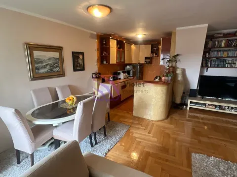 Sale, three bedroom apartment, 100m², Blok 5, Podgorica - image 15