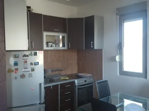 Izdavanje, jednosoban stan, 40m², Stari Aerodrom, Podgorica - image 2