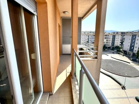 Izdavanje, jednosoban stan, 53m², City Kvart, Podgorica - image 5