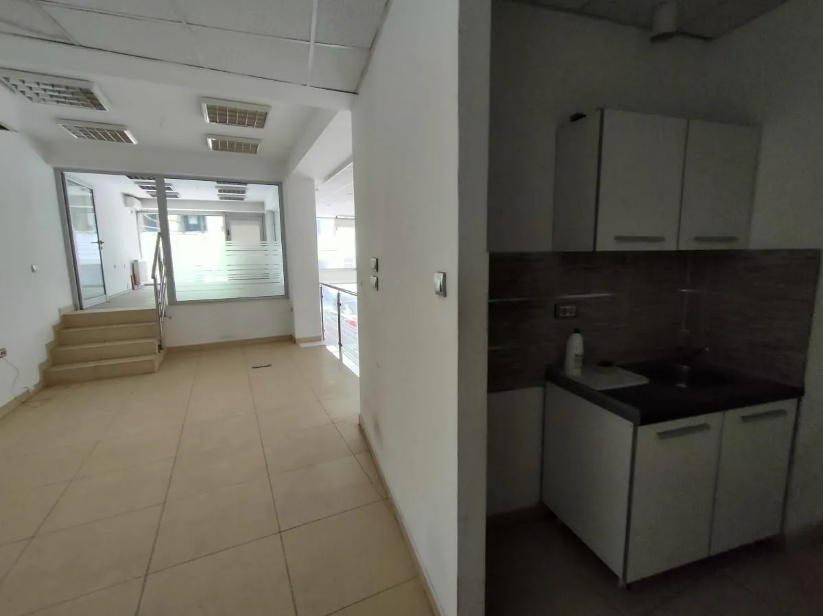 Sale, office space, 229m², Grbavica, Novi Sad Sve Podlokacije