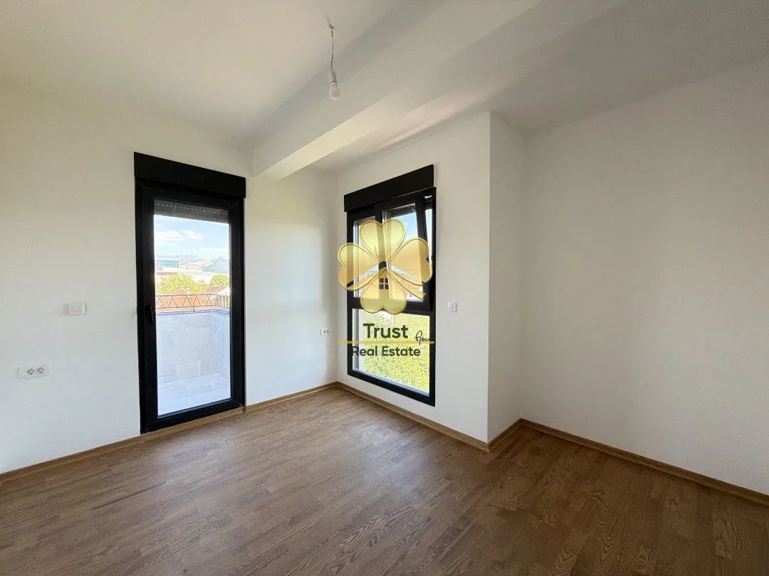 Izdavanje, dvosoban stan, 60m², 1 maj, Podgorica