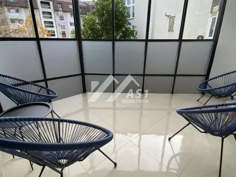 Izdavanje, trosoban stan, 70m², Centar, Novi Sad - image 9