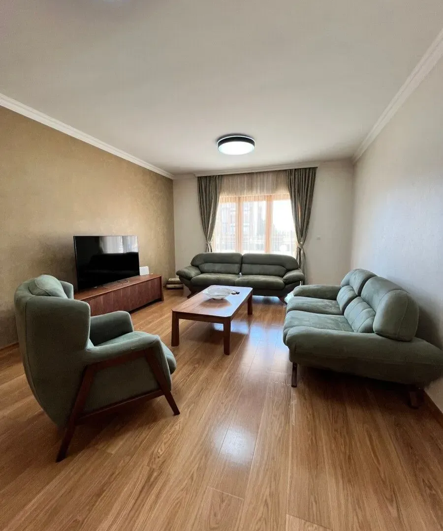 Prodaja, kuća, 200m², Rogami, Podgorica