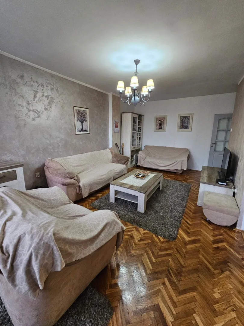 Rent, three bedroom apartment, 100m², Pejton, Podgorica