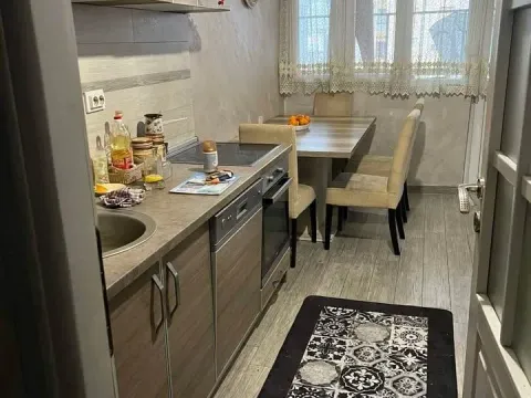 Rent, three bedroom apartment, 100m², Pejton, Podgorica - image 4