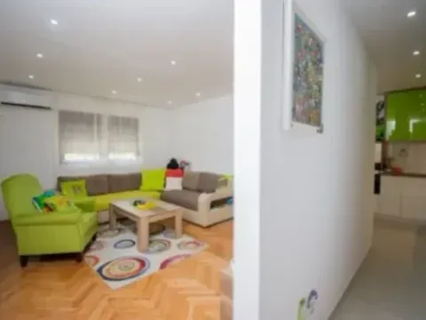 Izdavanje, jednosoban stan, 57m², Stari Aerodrom, Podgorica - image 4