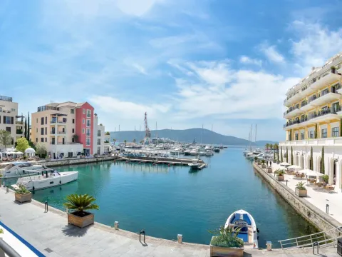 Rent, one bedroom apartment, 63m², Porto Montenegro, Tivat - image 12