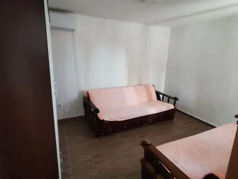 Rent, house, 60m², Momišići, Podgorica - image 6