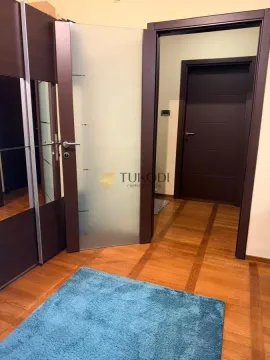 Izdavanje, dvosoban stan, 75m², Južni Bulevar, Vračar Sve Podlokacije - image 10