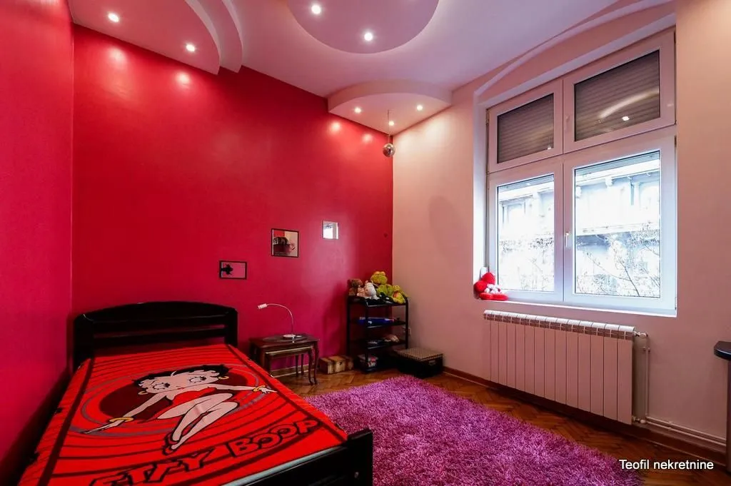 Prodaja, trosoban stan, 86m², Vračar, Šid