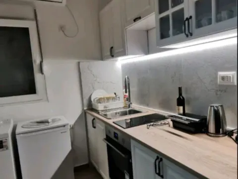 Izdavanje, jednosoban stan, 44m², Centar, Budva - image 3