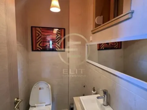 Izdavanje, kuća, 158m², Sremska Kamenica, Petrovaradin - image 13