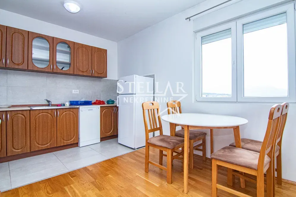 Izdavanje, jednosoban stan, 49m², Stari Aerodrom, Podgorica