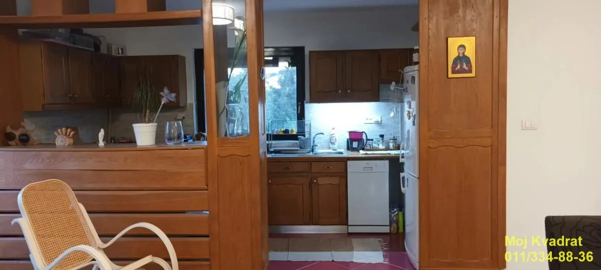 Prodaja, trosoban stan, 111m², Borča 1, Borča Sve Podlokacije