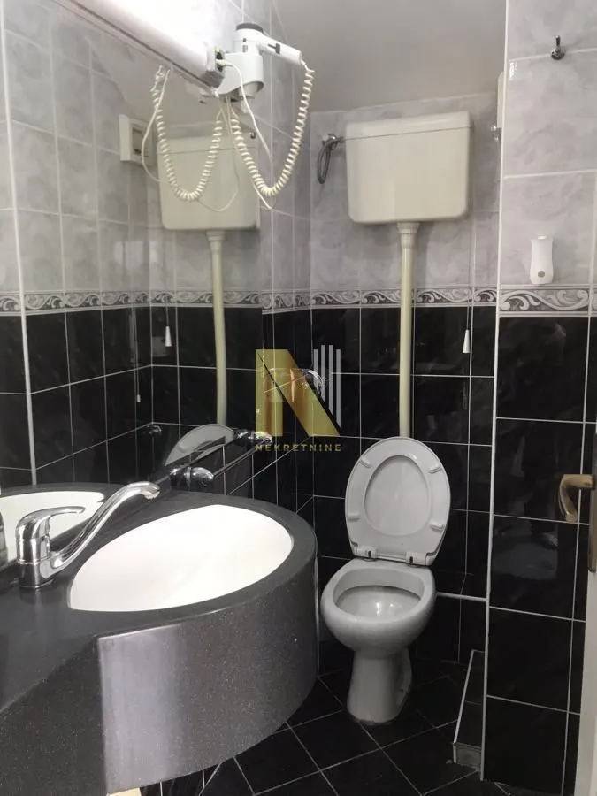 Prodaja, stan, 130m², Grbavica, Novi Sad Sve Podlokacije