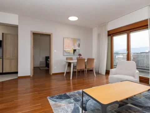 Izdavanje, četvorosoban stan, 127m², Master Kvart, Podgorica - image 2