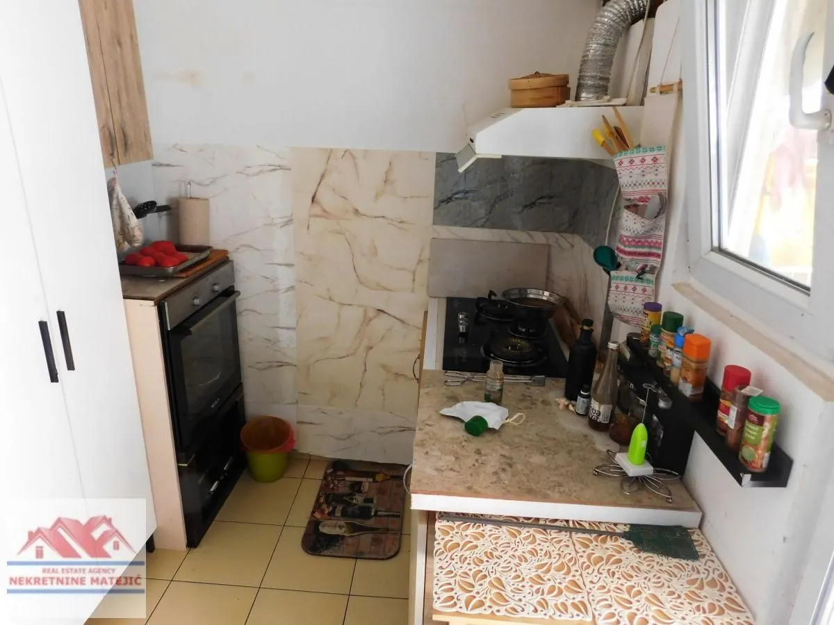 Prodaja, dvosoban stan, 65m², Centralna radionica, Kragujevac