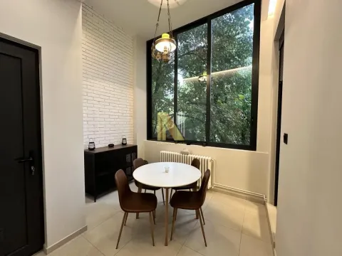Izdavanje, trosoban stan, 100m², Stari grad, Novi Sad - image 9