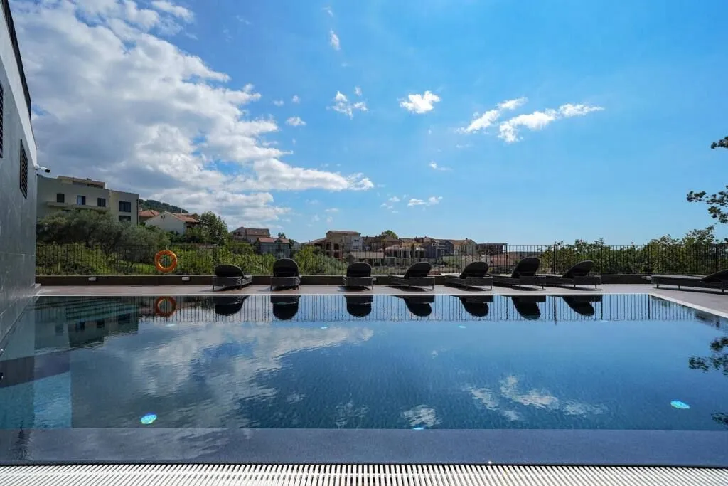 Prodaja, dvosoban stan, 55m², Obala Đuraševića, Tivat