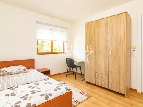 Rent, house, 220m², Tološi, Podgorica - image 11