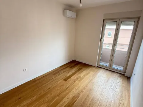 Sale, two bedroom apartment, 72m², Central Point, Podgorica - image 3