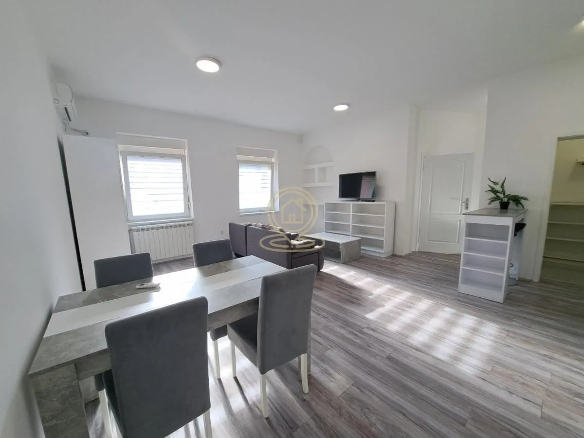 Prodaja, trosoban stan, 71m², Bulevar Oslobodjenja, Novi Sad Sve Podlokacije
