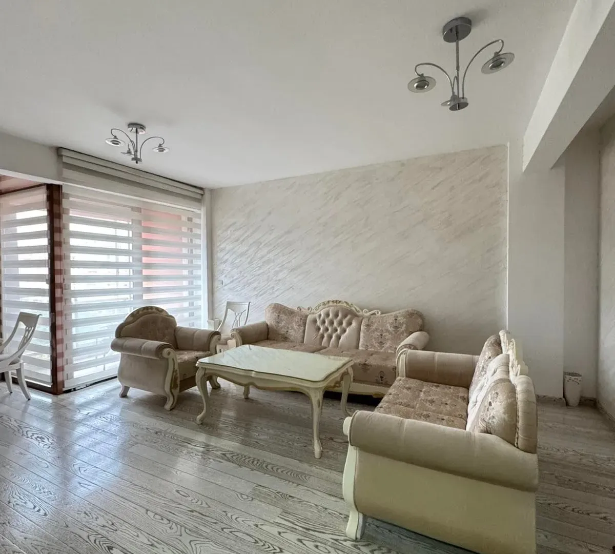Izdavanje, trosoban stan, 95m², Podgorica, Crna Gora