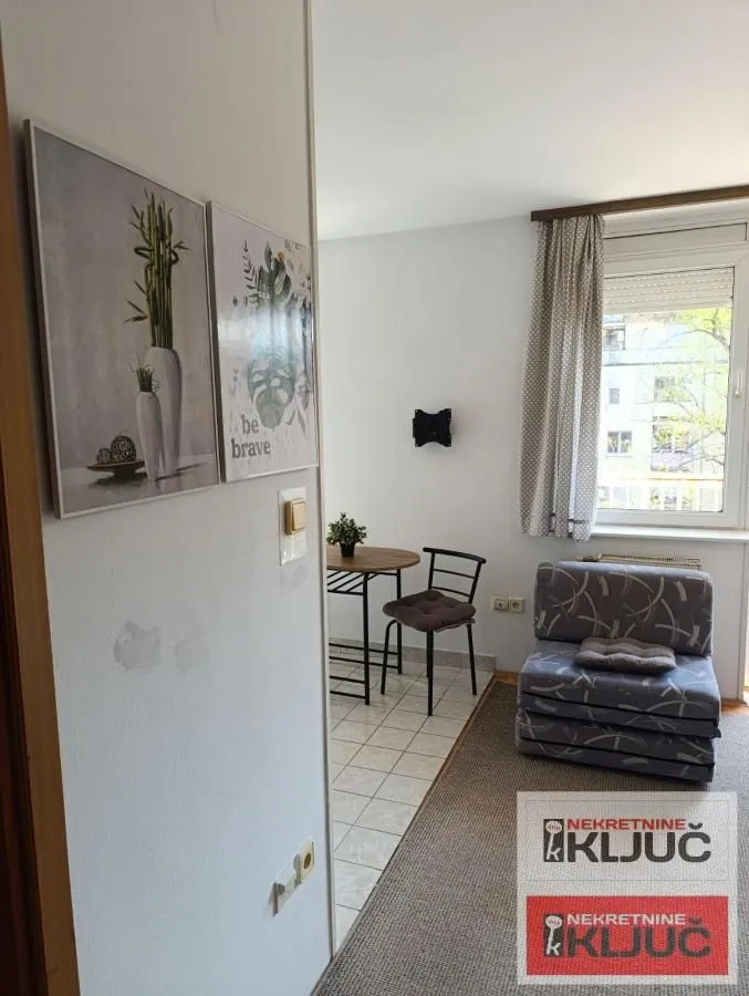 Izdavanje, garsonjera, 24m², Grbavica, Novi Sad Sve Podlokacije